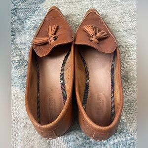 EUC Sperry loafers. Size 8. Tan